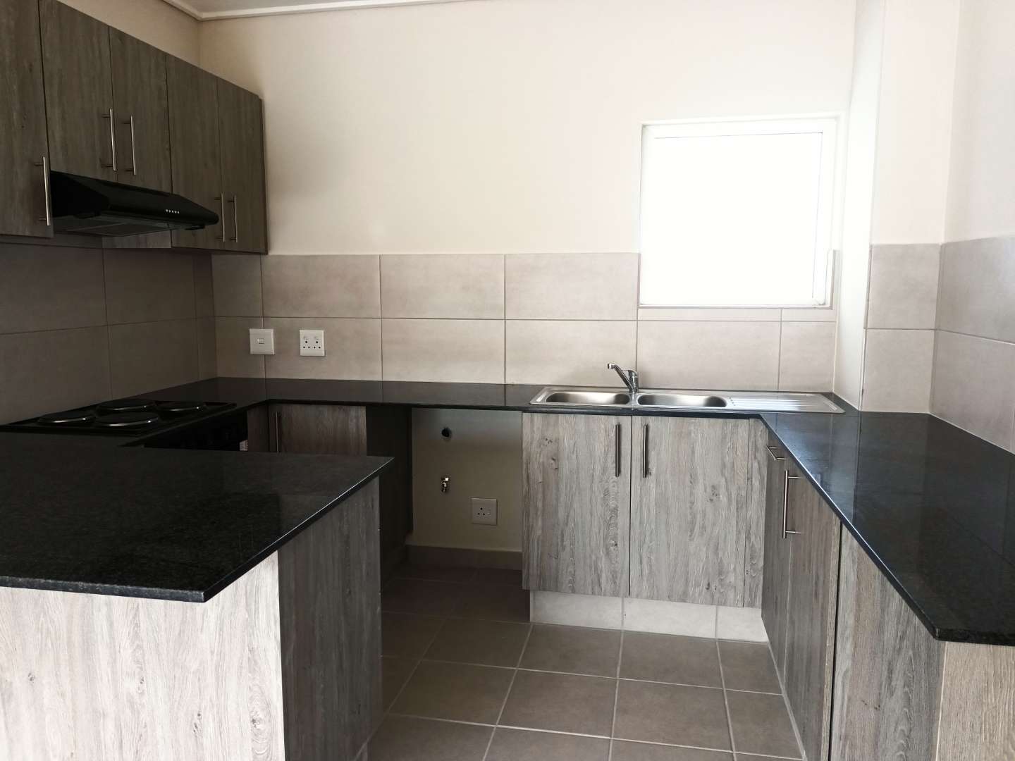 To Let 2 Bedroom Property for Rent in Paarl Western Cape